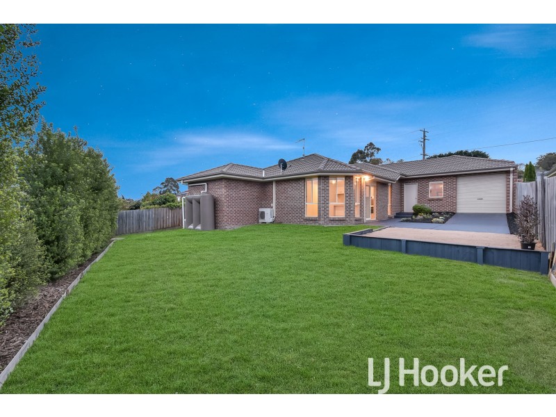 92 Church Street, Drouin VIC 3818