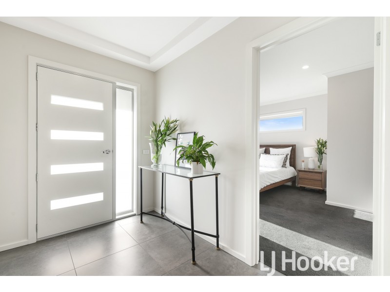 12 Cochin Drive, Clyde North VIC 3978