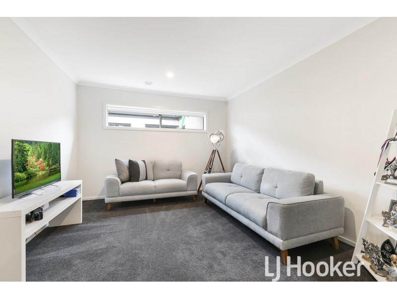 12 Cochin Drive, Clyde North VIC 3978