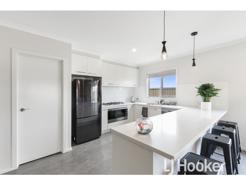 12 Cochin Drive, Clyde North VIC 3978