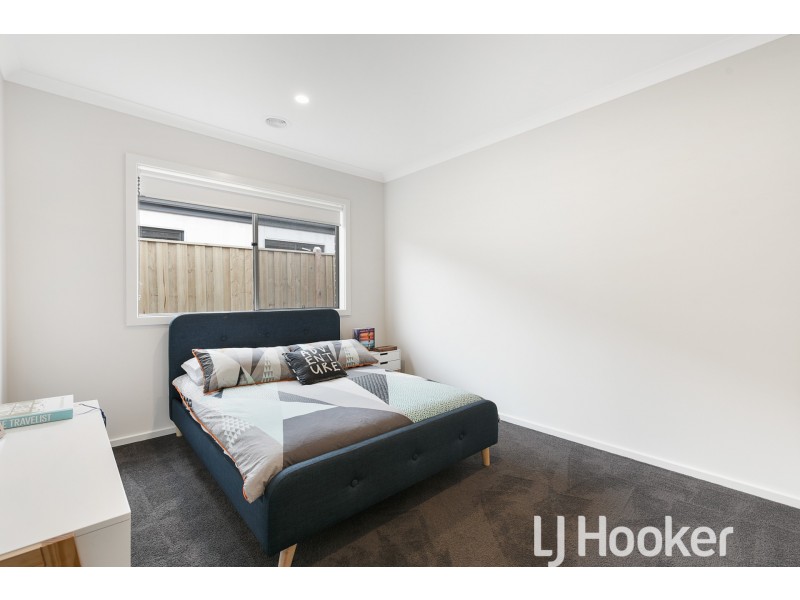 12 Cochin Drive, Clyde North VIC 3978