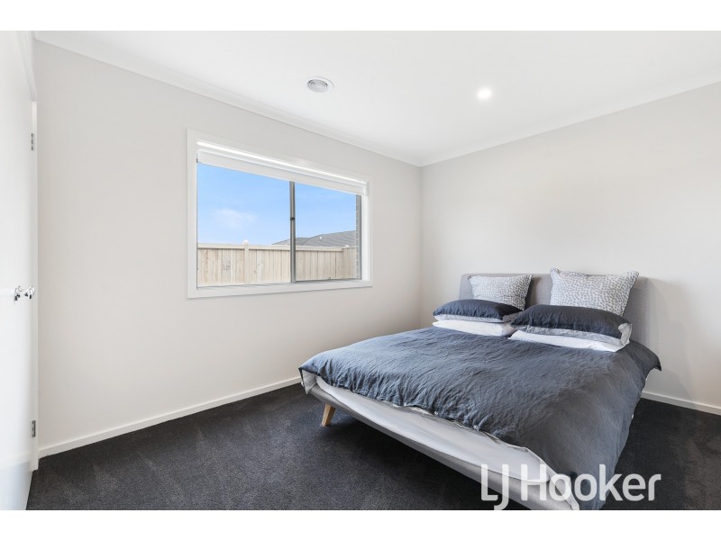 12 Cochin Drive, Clyde North VIC 3978