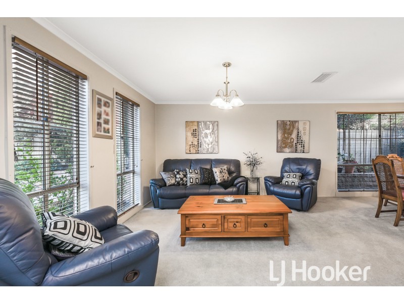 13 Nestle Retreat, Berwick VIC 3806