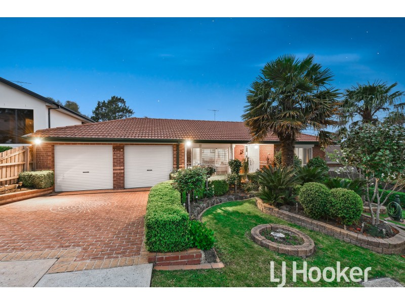 24 Glendale Crescent, Berwick VIC 3806
