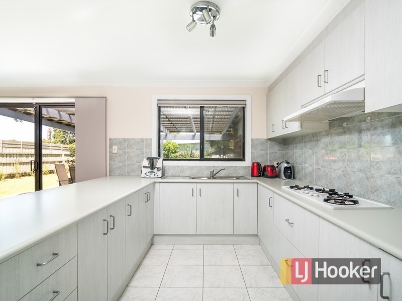 16 Julia Court, Cranbourne North VIC 3977