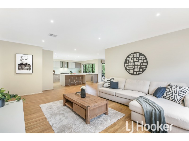 5 Jack William Way, Berwick VIC 3806