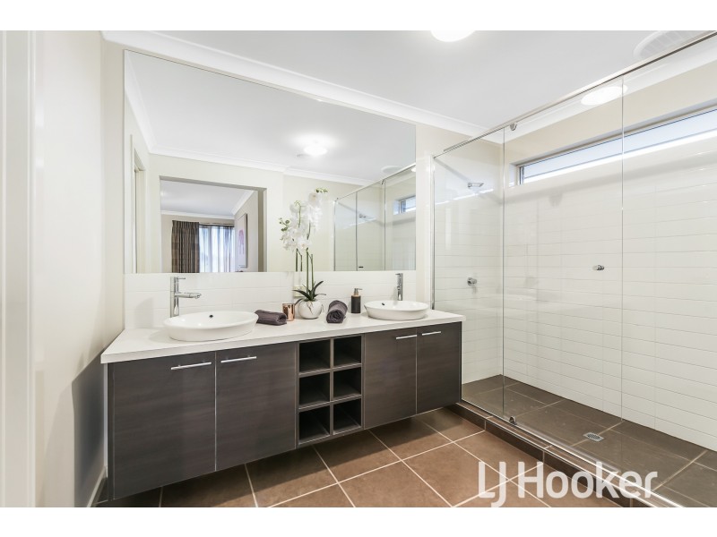 5 Jack William Way, Berwick VIC 3806