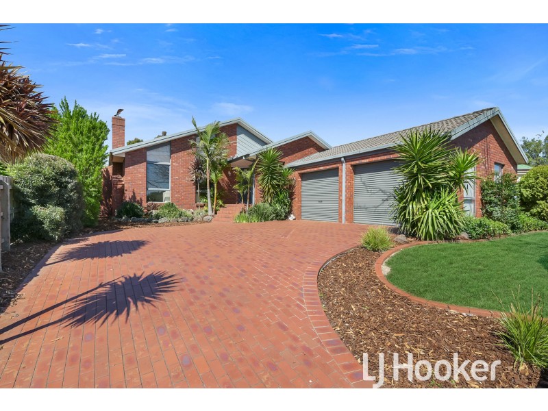 8 Albrecht Avenue, Berwick VIC 3806