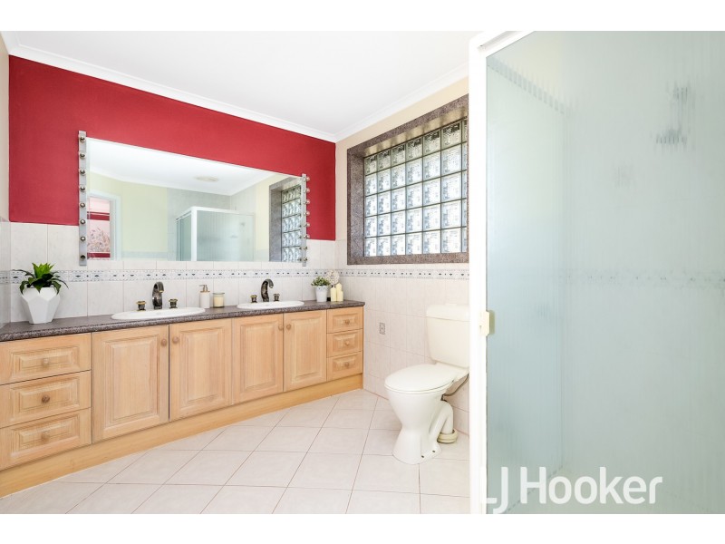 8 Albrecht Avenue, Berwick VIC 3806