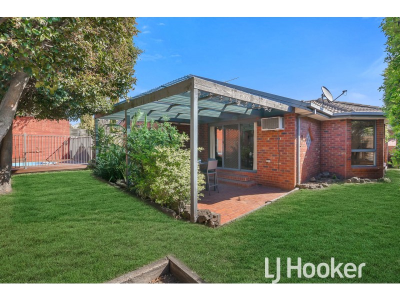 8 Albrecht Avenue, Berwick VIC 3806