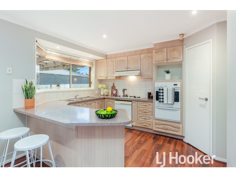 24 Baringa Park Drive, Narre Warren South VIC 3805