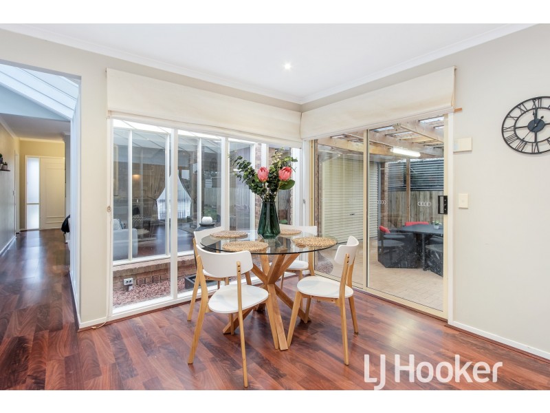 24 Baringa Park Drive, Narre Warren South VIC 3805