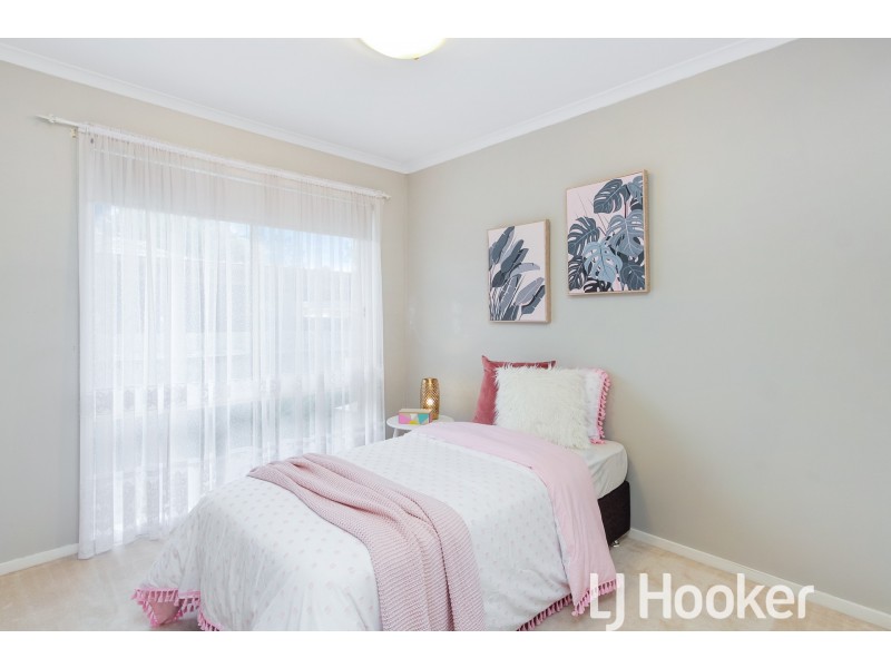 24 Baringa Park Drive, Narre Warren South VIC 3805