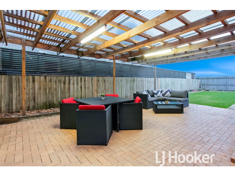 24 Baringa Park Drive, Narre Warren South VIC 3805