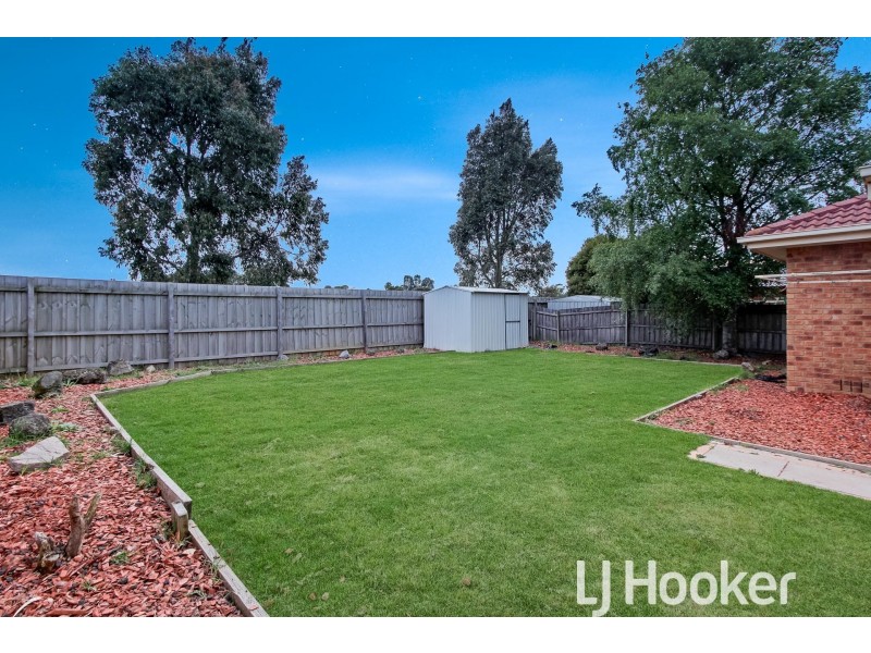 24 Baringa Park Drive, Narre Warren South VIC 3805