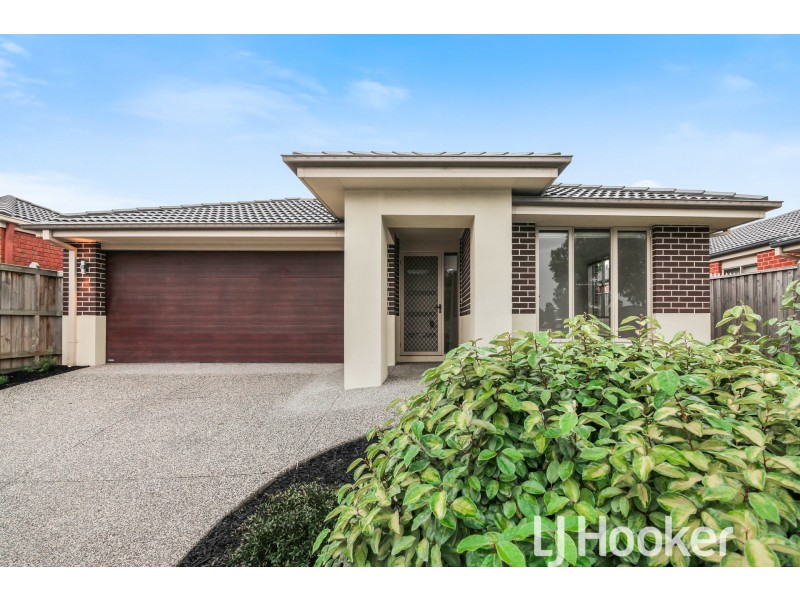 78 Thunderbolt Drive, Cranbourne East VIC 3977