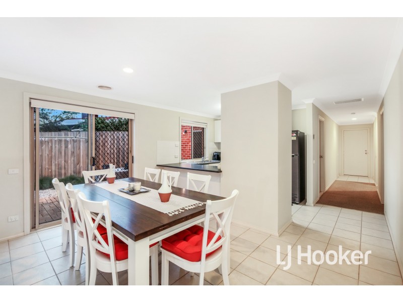 13/133 Bemersyde Drive, Berwick VIC 3806