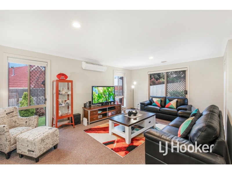 13/133 Bemersyde Drive, Berwick VIC 3806