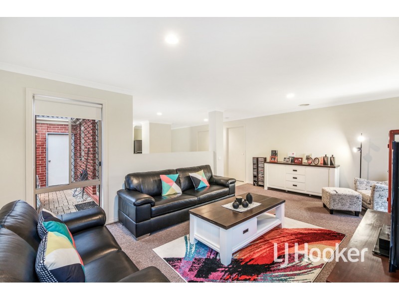 13/133 Bemersyde Drive, Berwick VIC 3806