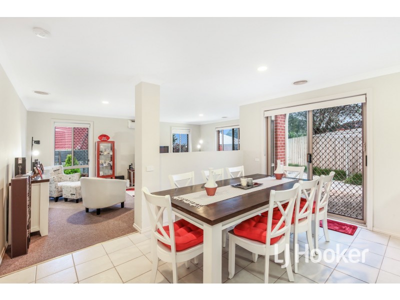 13/133 Bemersyde Drive, Berwick VIC 3806