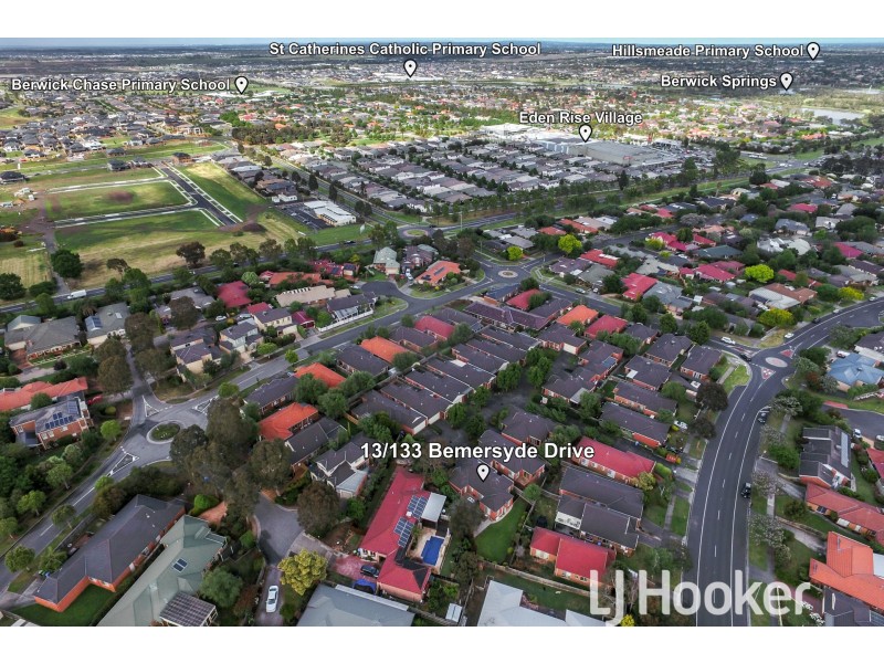 13/133 Bemersyde Drive, Berwick VIC 3806