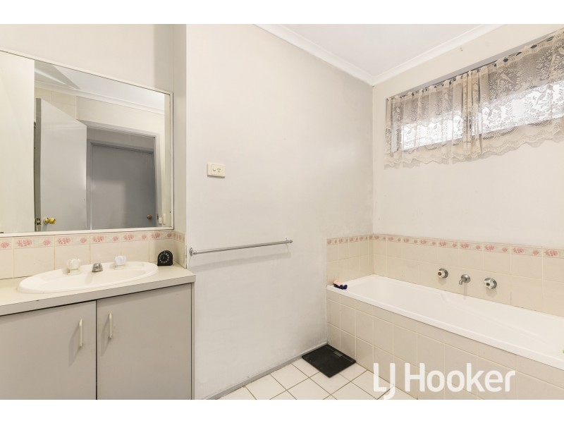 19 Geraldine Drive, Hampton Park VIC 3976