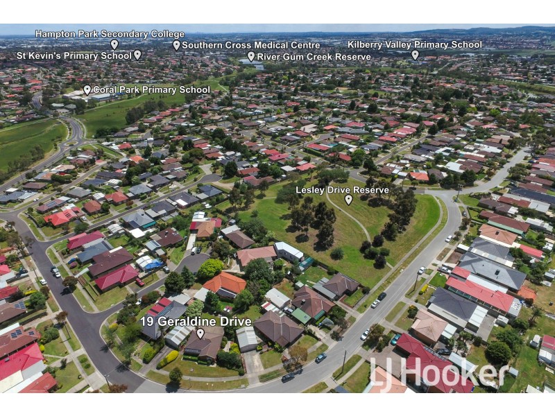 19 Geraldine Drive, Hampton Park VIC 3976