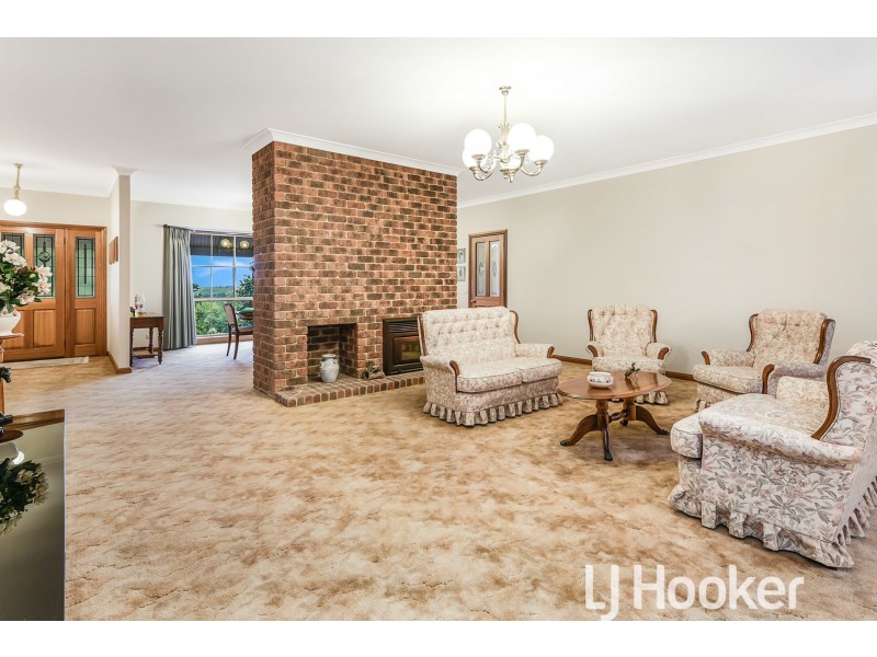 11 Angela Court, Narre Warren North VIC 3804