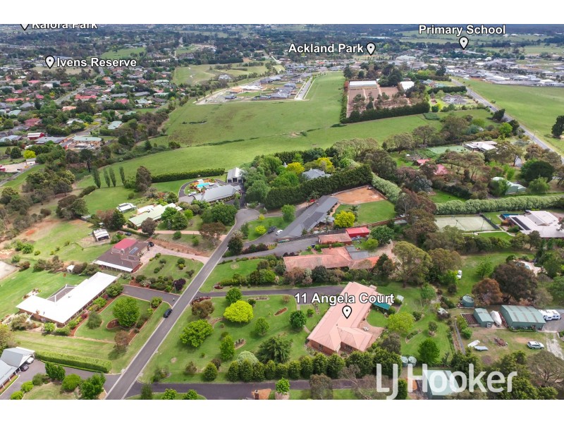 11 Angela Court, Narre Warren North VIC 3804