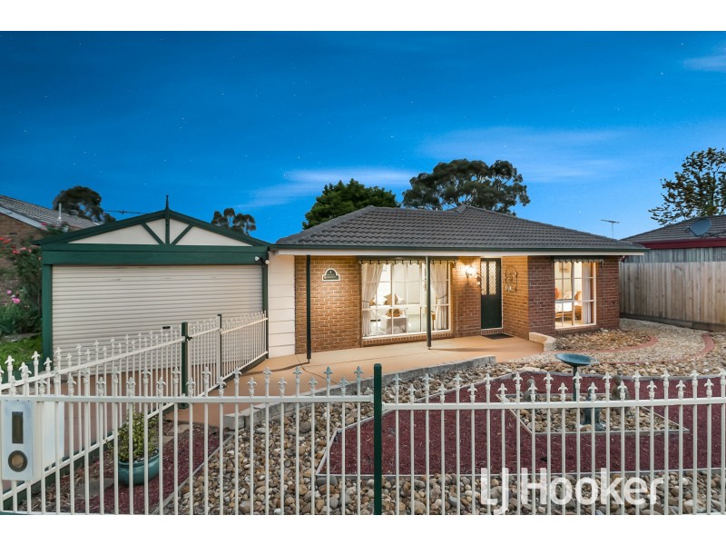 6 Mitre Crescent, Berwick VIC 3806