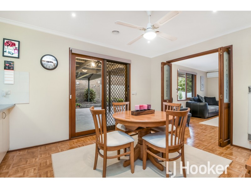 6 Mitre Crescent, Berwick VIC 3806