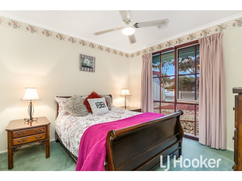 6 Mitre Crescent, Berwick VIC 3806