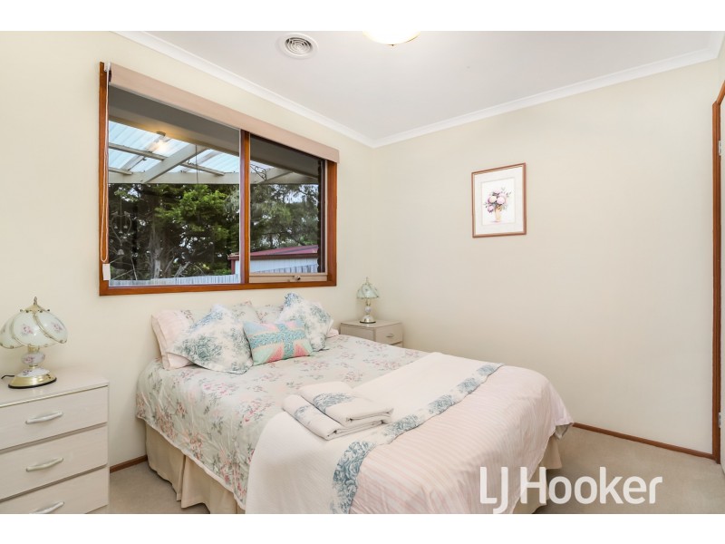 6 Mitre Crescent, Berwick VIC 3806