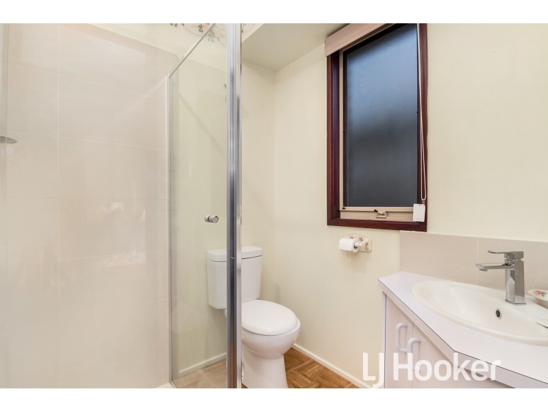 6 Mitre Crescent, Berwick VIC 3806