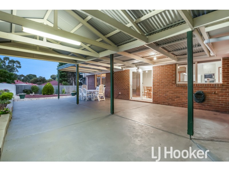 6 Mitre Crescent, Berwick VIC 3806
