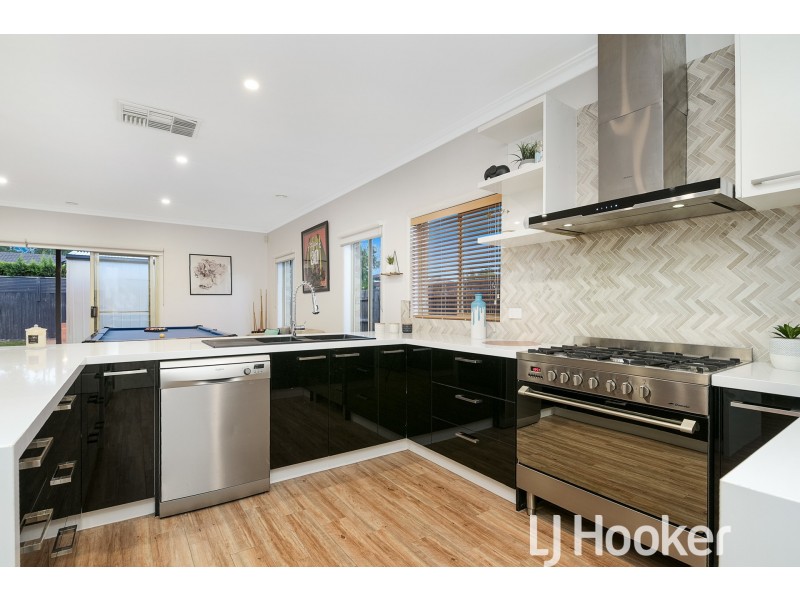 56 Wood Road, Narre Warren South VIC 3805