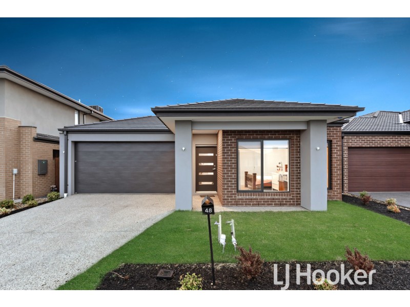 48 Cottongrass Avenue, Clyde North VIC 3978