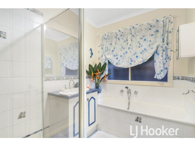 63 Tralee Circuit, Narre Warren VIC 3805