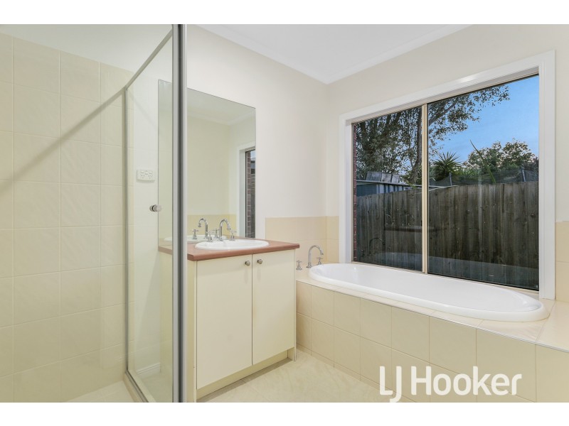 79 Earlsfield Drive, Berwick VIC 3806
