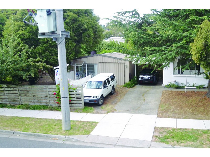 12 Mansfield Street, Berwick VIC 3806