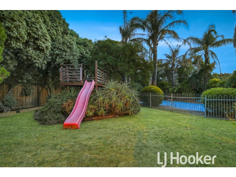 4 Broxburn Court, Berwick VIC 3806