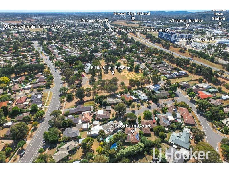 4 Broxburn Court, Berwick VIC 3806