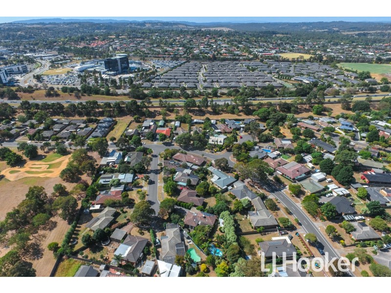 4 Broxburn Court, Berwick VIC 3806