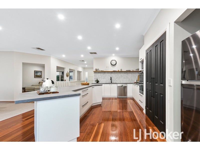 18 Yaldara Drive, Berwick VIC 3806