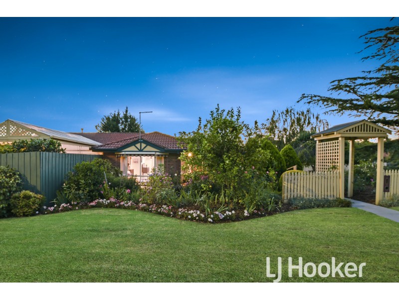 4 Exford Place, Berwick VIC 3806