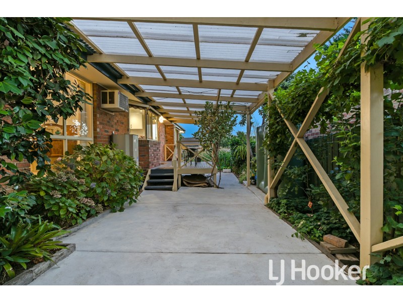 4 Exford Place, Berwick VIC 3806