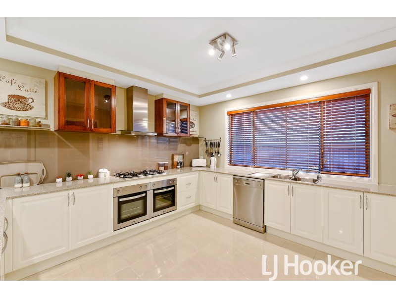 70 Skyline Way, Berwick VIC 3806