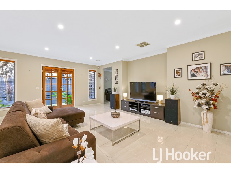 70 Skyline Way, Berwick VIC 3806