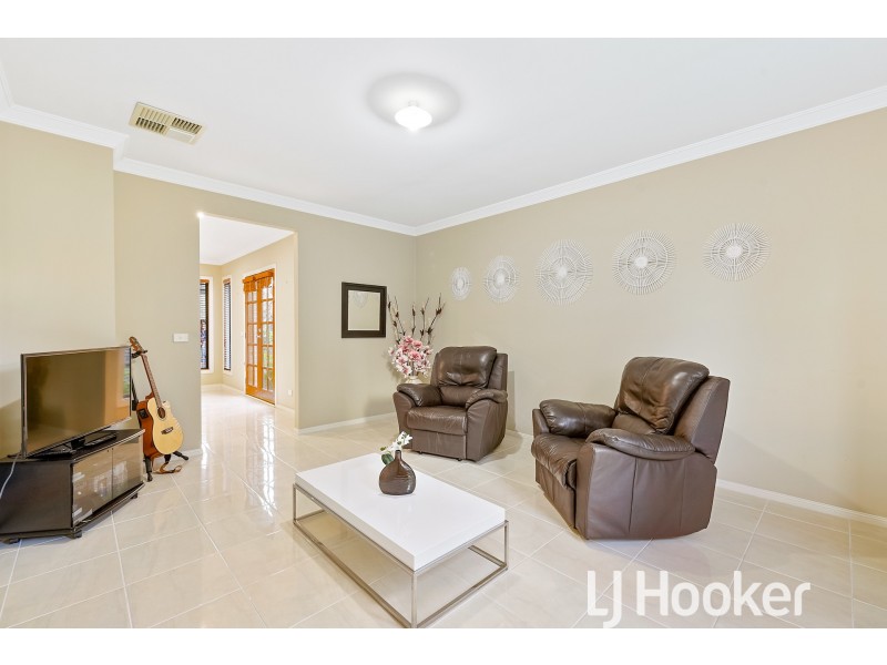 70 Skyline Way, Berwick VIC 3806