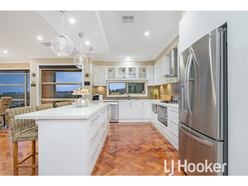 8 Crestview Drive, Beaconsfield VIC 3807